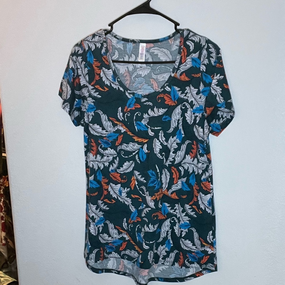 Lularoe top size small